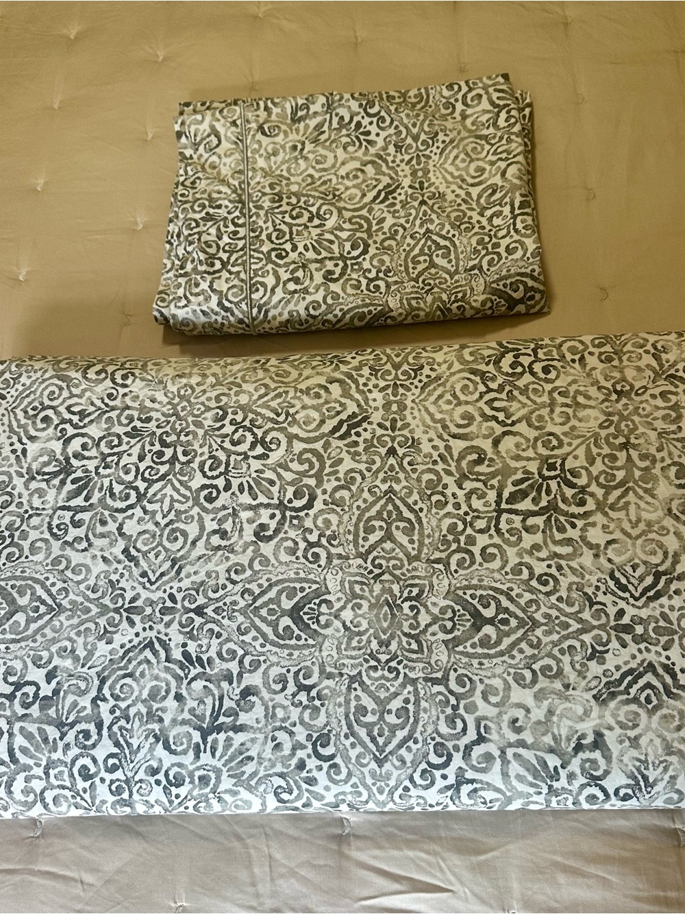 Ikea Angsklocka Medallion King Duvet Cover & 1 King Pillow Sham Gray White